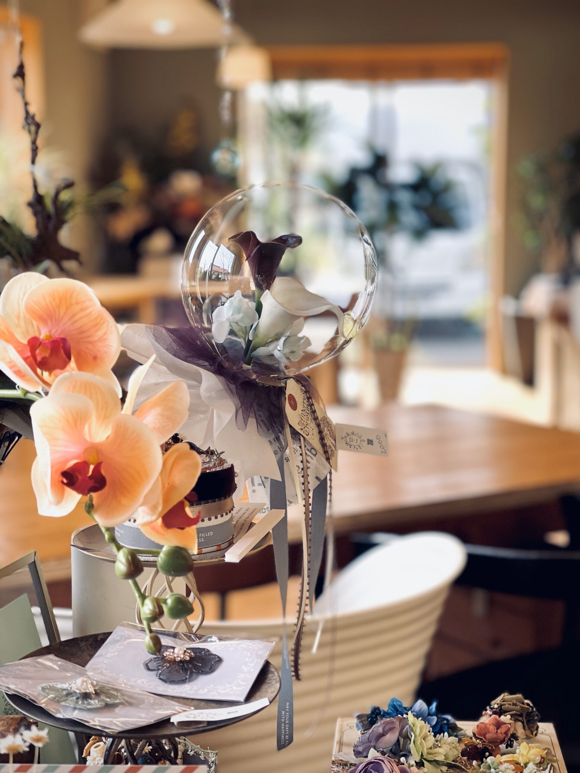 コワーキングスペース&カフェ 森と川に咲く花～花とグリーンとスイーツ