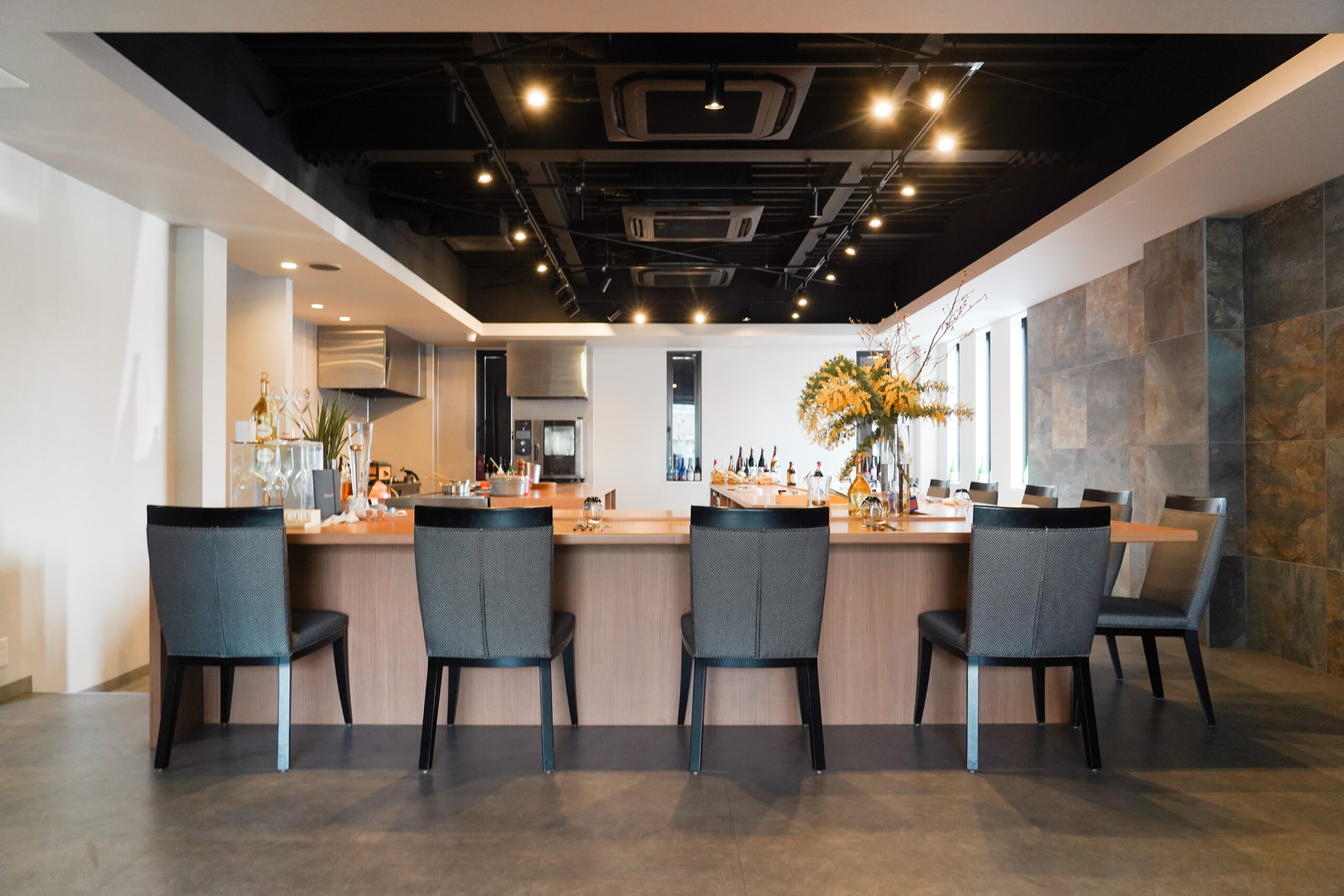 Restaurant HONJIN～目の前で繰り広げられる世界レベルの料理の数々